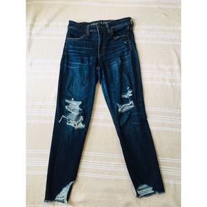 AE Distressed High Rise Jegging Crop